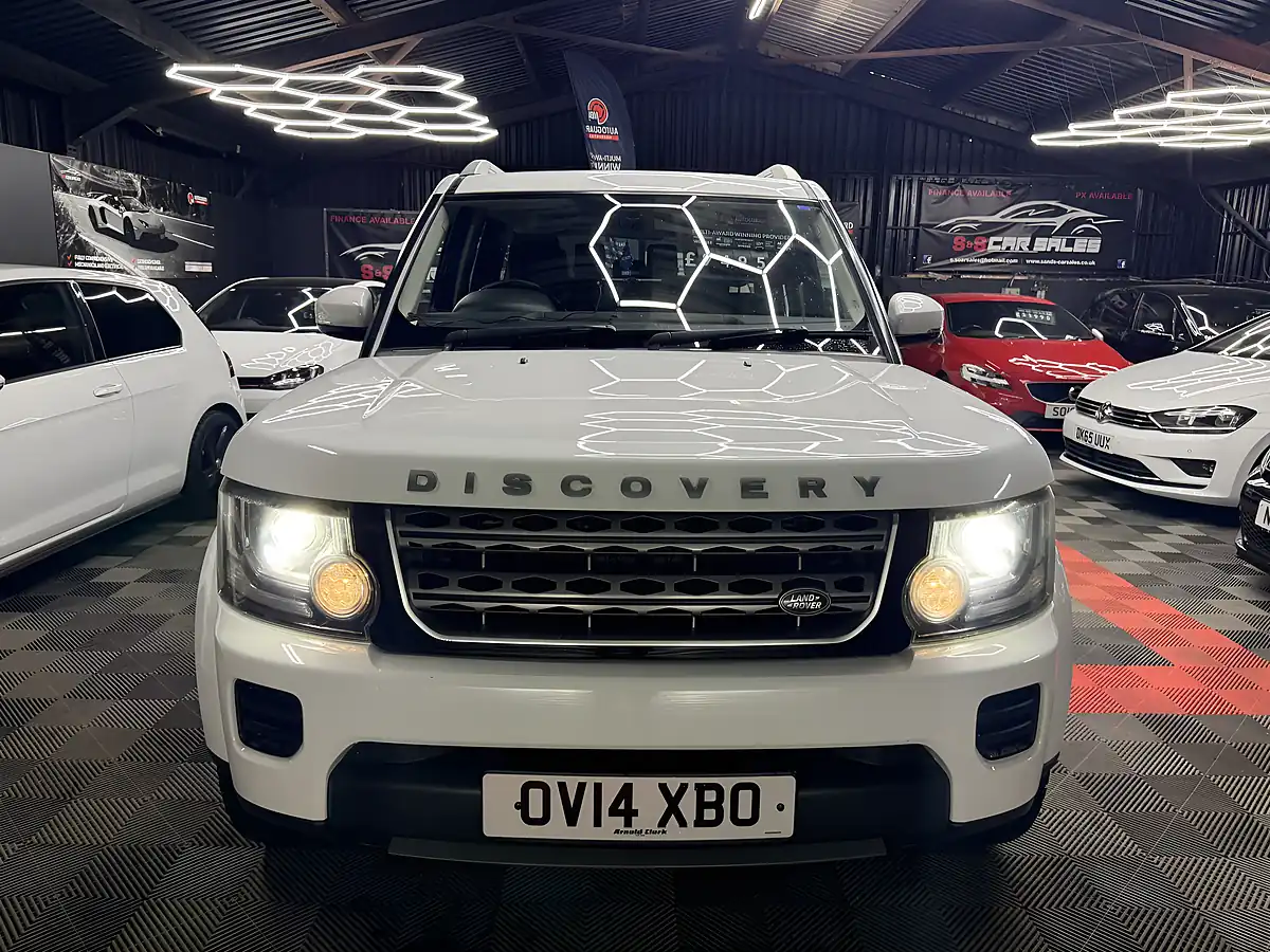 Used 2014 Land Rover Discovery 4 Gs White - Interior and Exterior details 10
