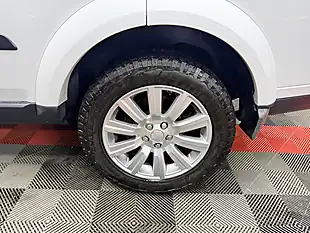 Used 2014 Land Rover Discovery 4 Gs White - Interior and Exterior details 14