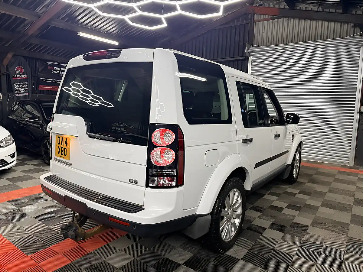 Used 2014 Land Rover Discovery 4 Gs White - Interior and Exterior details 3