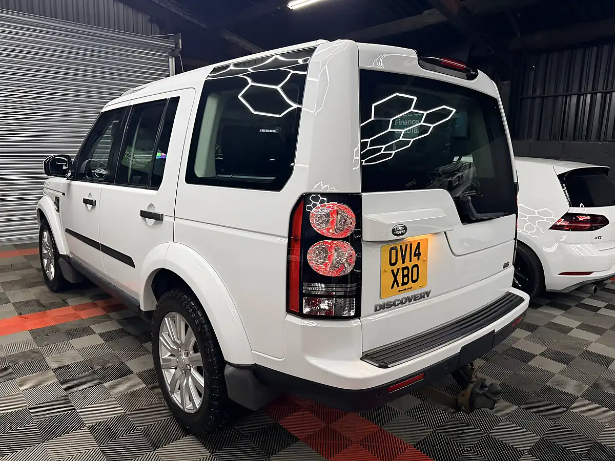 Used 2014 Land Rover Discovery 4 Gs White - Interior and Exterior details 4