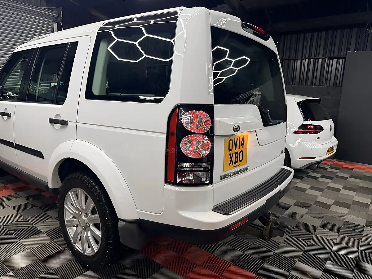 Used 2014 Land Rover Discovery 4 Gs White - Interior and Exterior details 6