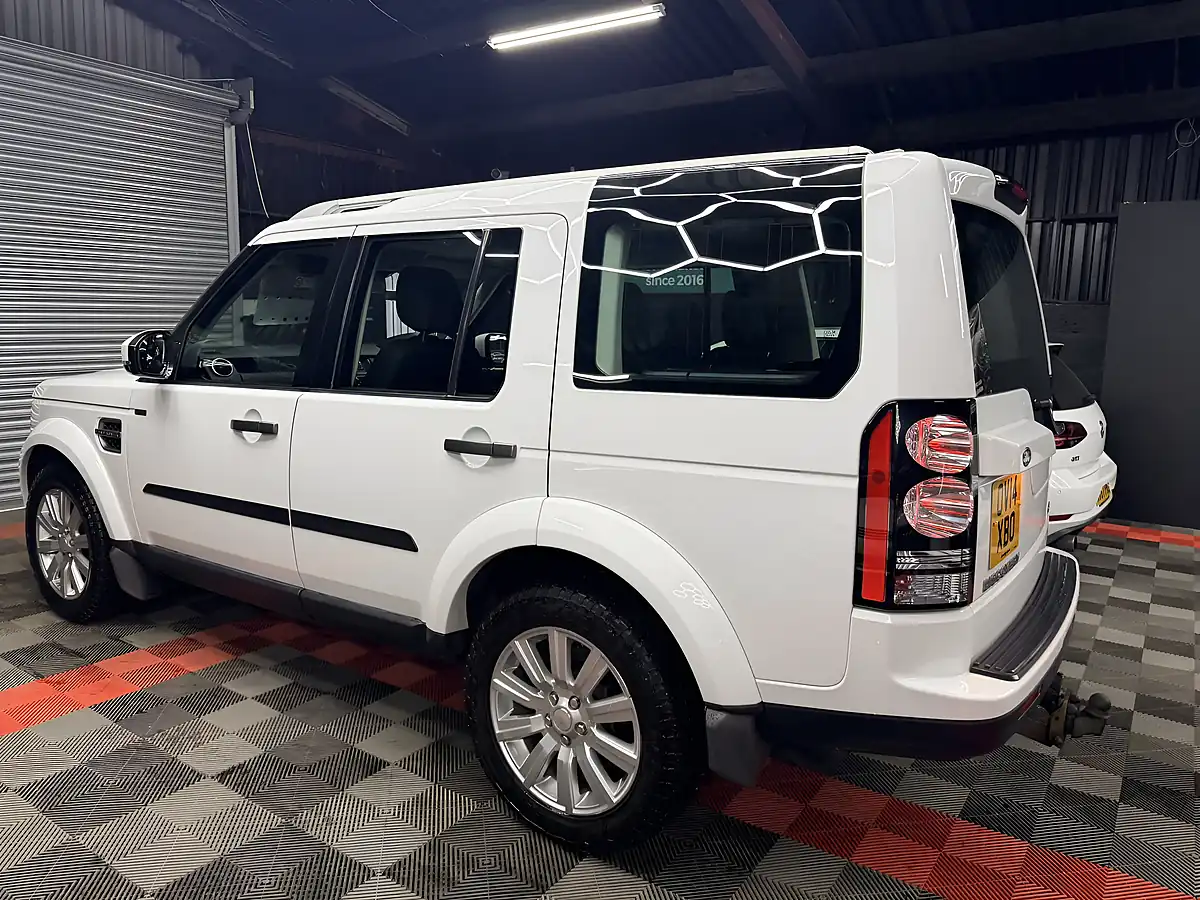 Used 2014 Land Rover Discovery 4 Gs White - Interior and Exterior details 8