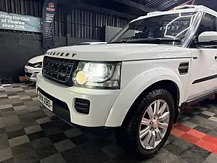 Used 2014 Land Rover Discovery 4 Gs White - Interior and Exterior details 9