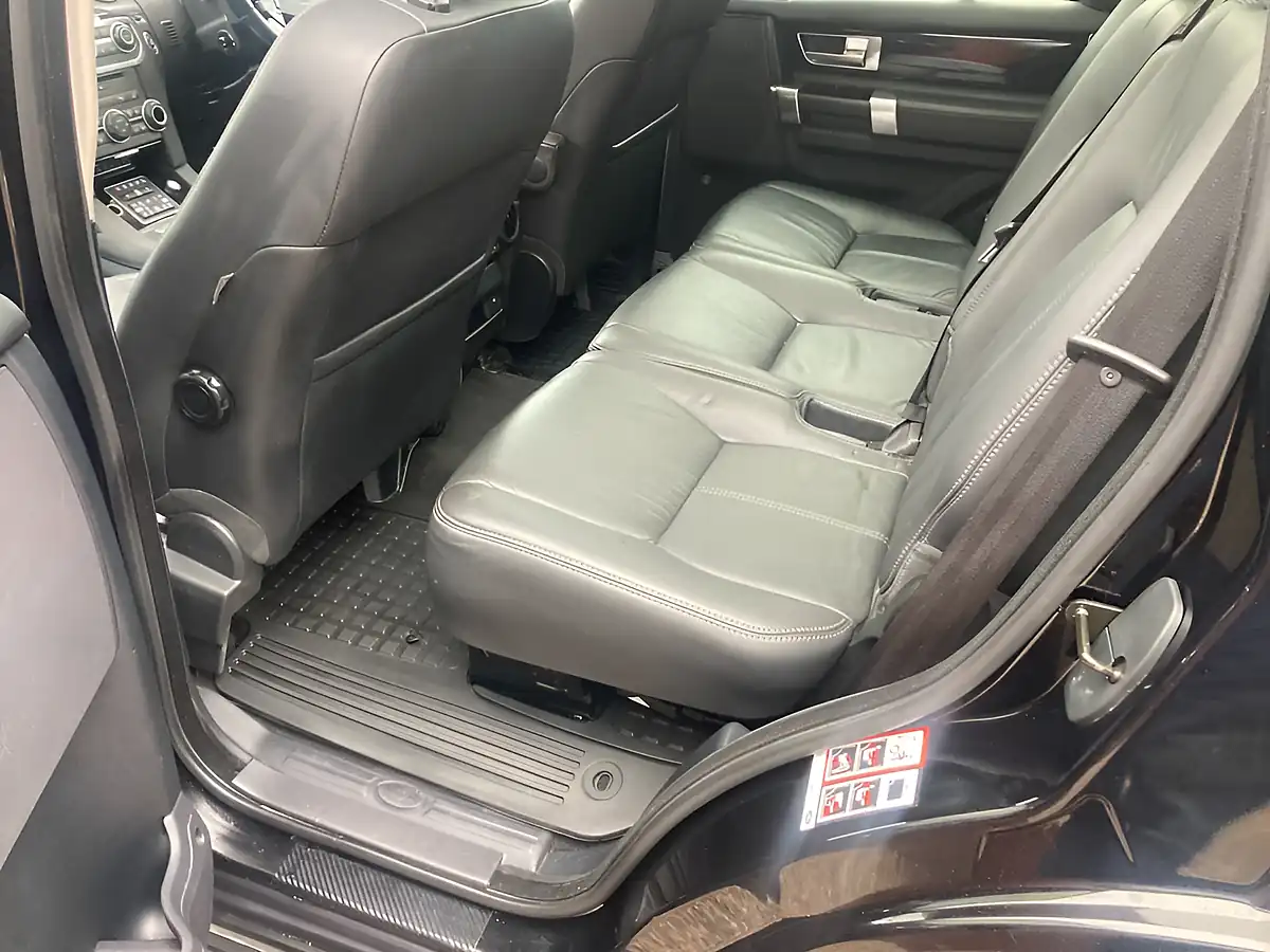 Used 2014 Land Rover Discovery 4 Hse Black - Interior and Exterior details 10