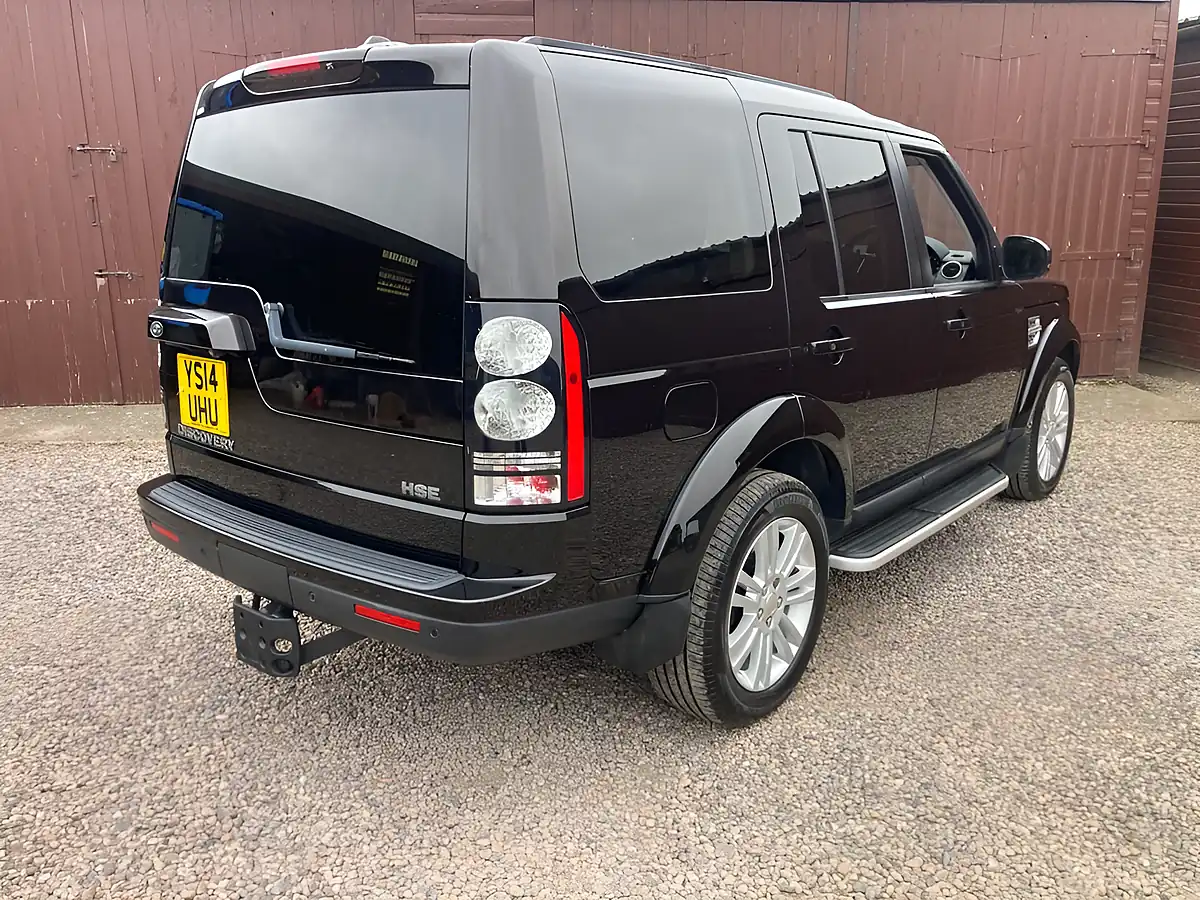 Used 2014 Land Rover Discovery 4 Hse Black - Interior and Exterior details 3
