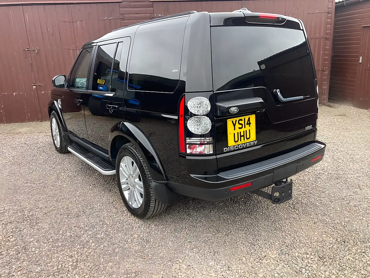 Used 2014 Land Rover Discovery 4 Hse Black - Interior and Exterior details 4