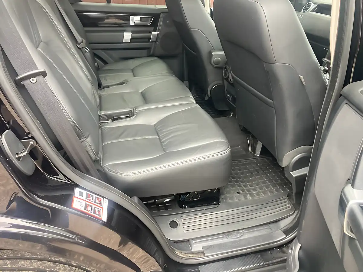 Used 2014 Land Rover Discovery 4 Hse Black - Interior and Exterior details 8