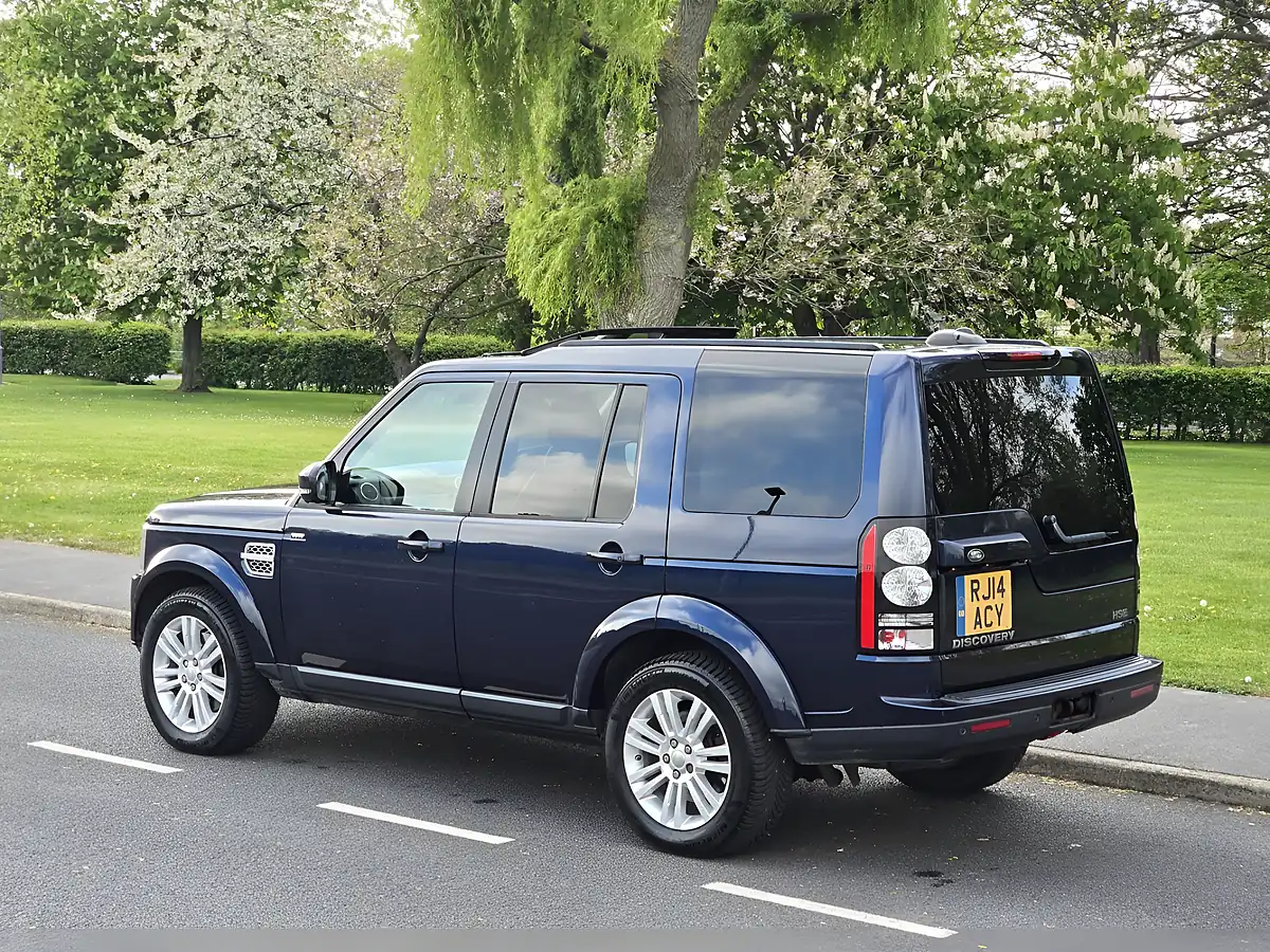 Used 2014 Land Rover Discovery 4 Hse Blue - Interior and Exterior details 2