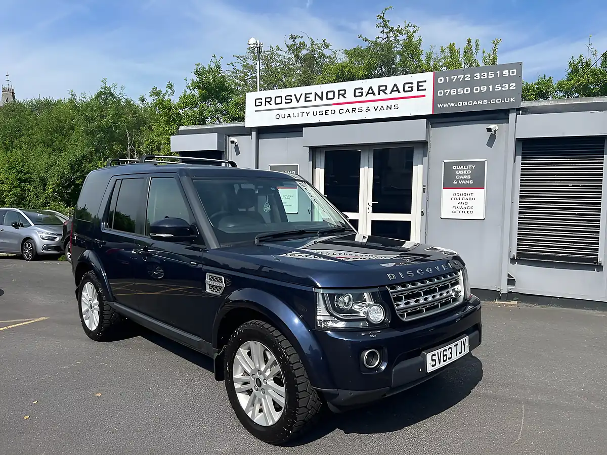 Used 2014 Land Rover Discovery 4 Hse Blue - Front View