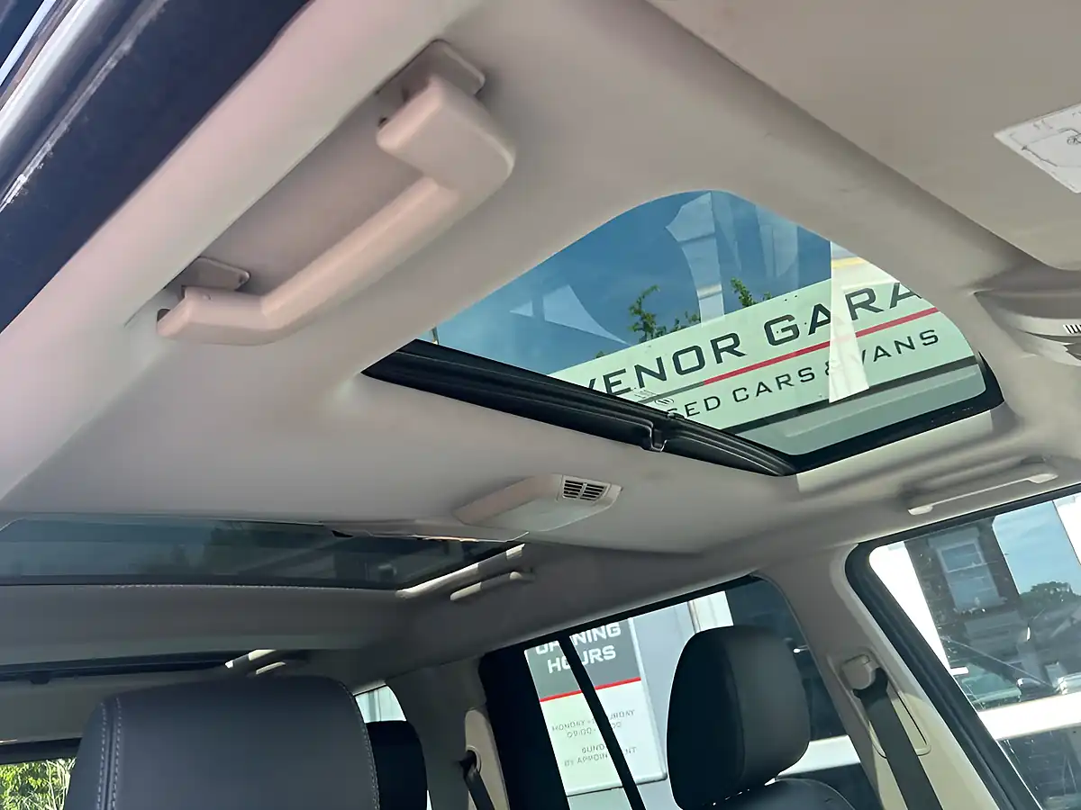 Used 2014 Land Rover Discovery 4 Hse Blue - Interior and Exterior details 15