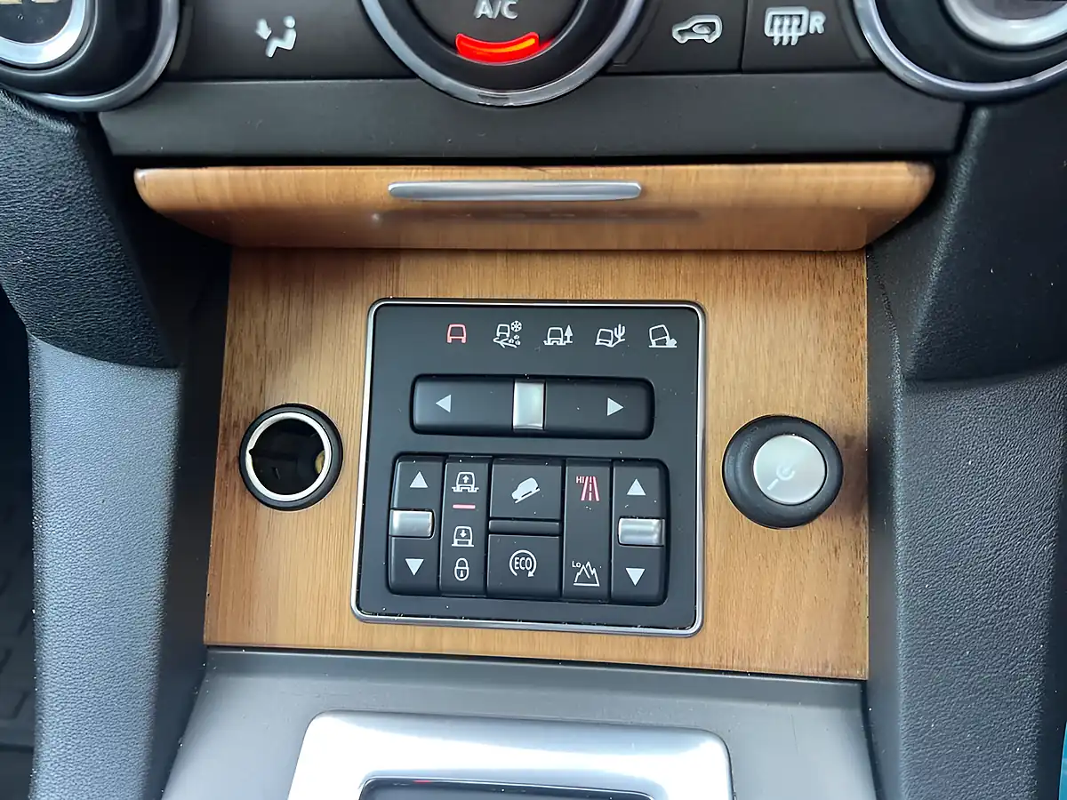 Used 2014 Land Rover Discovery 4 Hse Blue - Interior and Exterior details 16