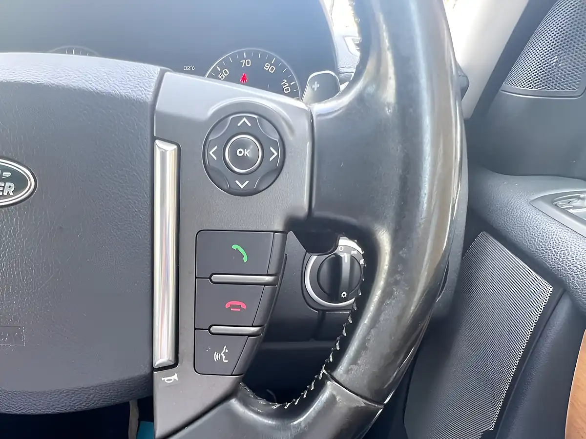 Used 2014 Land Rover Discovery 4 Hse Blue - Interior and Exterior details 19