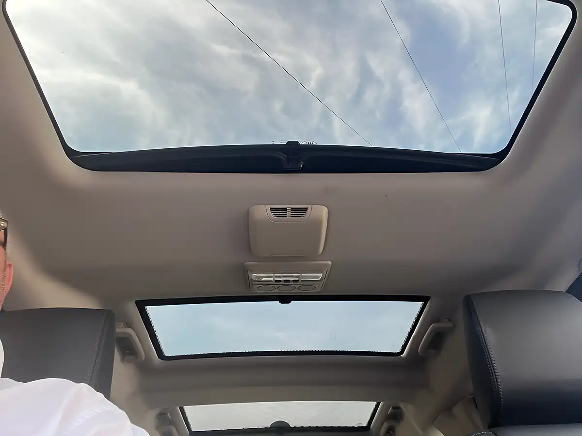 Used 2014 Land Rover Discovery 4 Hse Blue - Interior and Exterior details 20