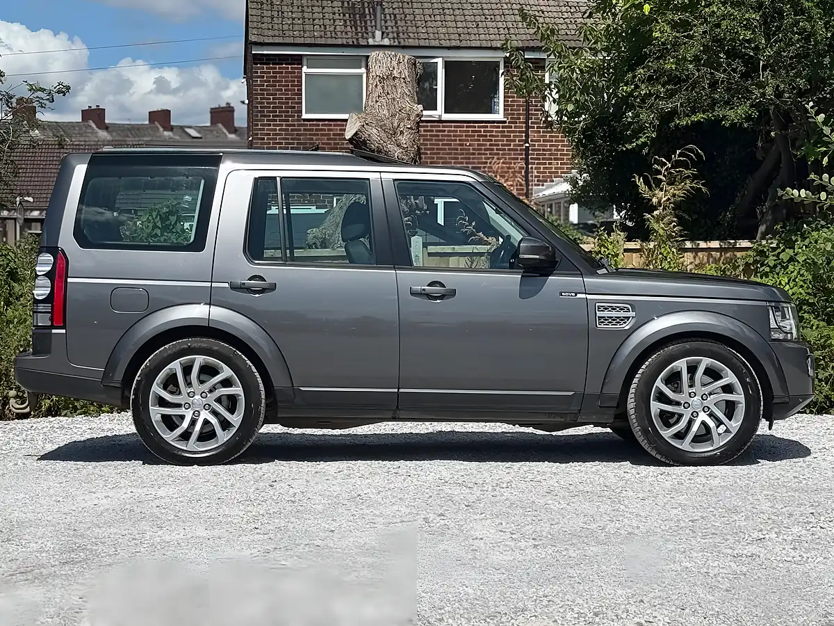 Used 2014 Land Rover Discovery 4 Hse Grey - Interior and Exterior details 9