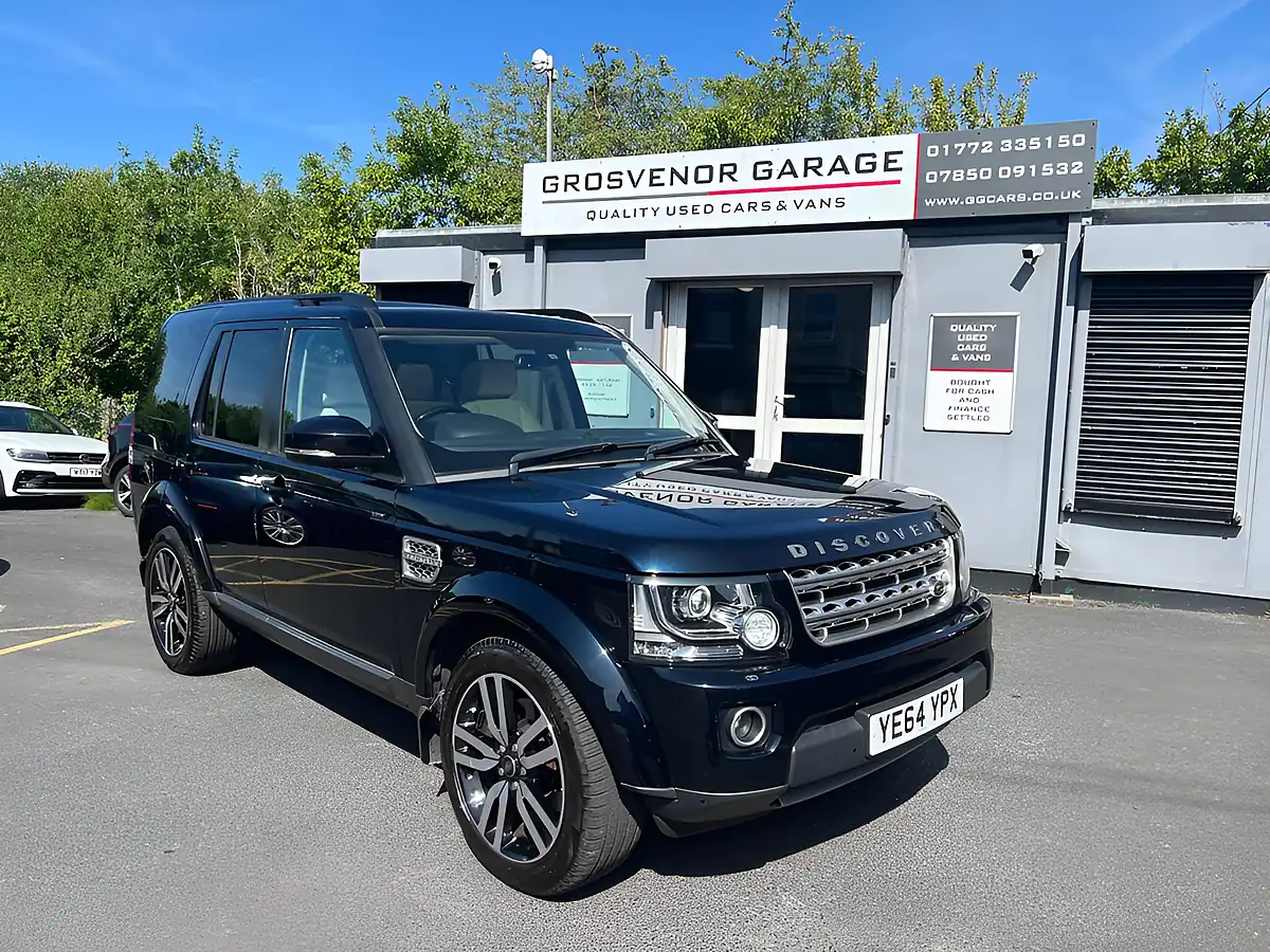 Used 2014 Land Rover Discovery 4 Hse Luxury Mariana Black - Front View