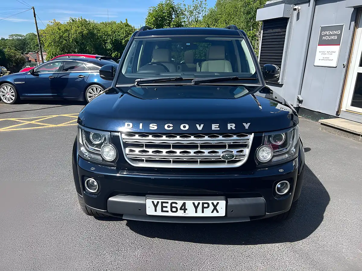 Used 2014 Land Rover Discovery 4 Hse Luxury Mariana Black - Interior and Exterior details 2