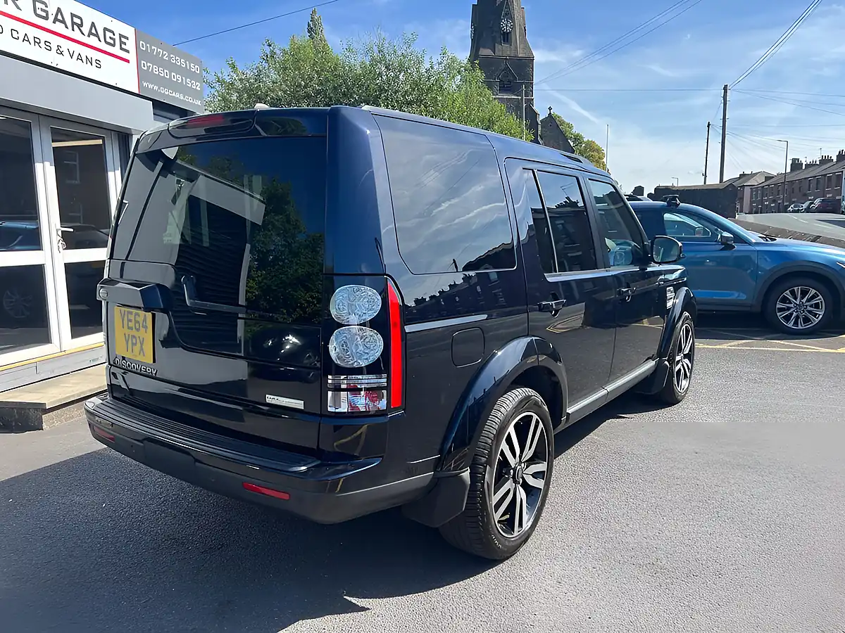 Used 2014 Land Rover Discovery 4 Hse Luxury Mariana Black - Interior and Exterior details 7