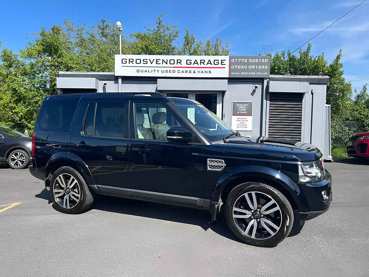 Used 2014 Land Rover Discovery 4 Hse Luxury Mariana Black - Interior and Exterior details 8