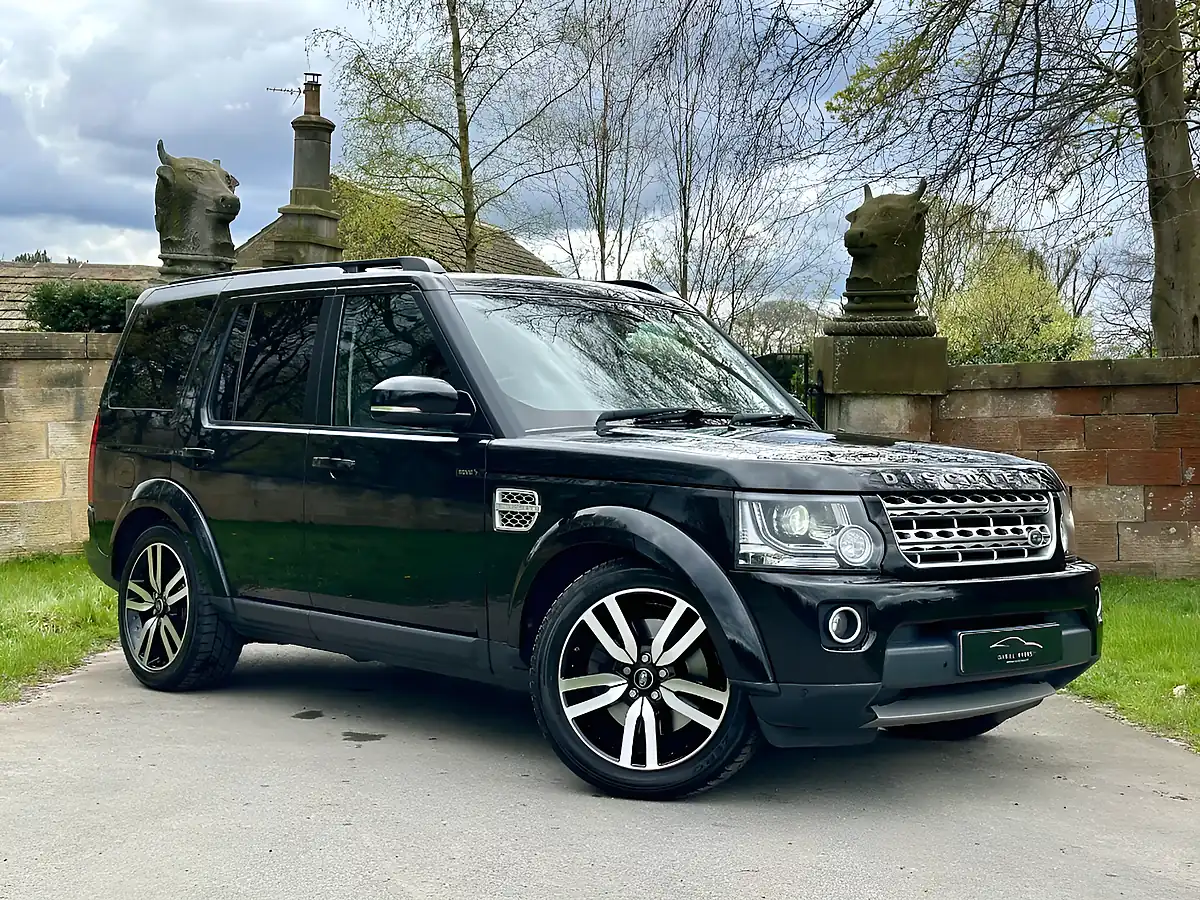 Used 2014 Land Rover Discovery 4 Hse Santorini Black - Front View