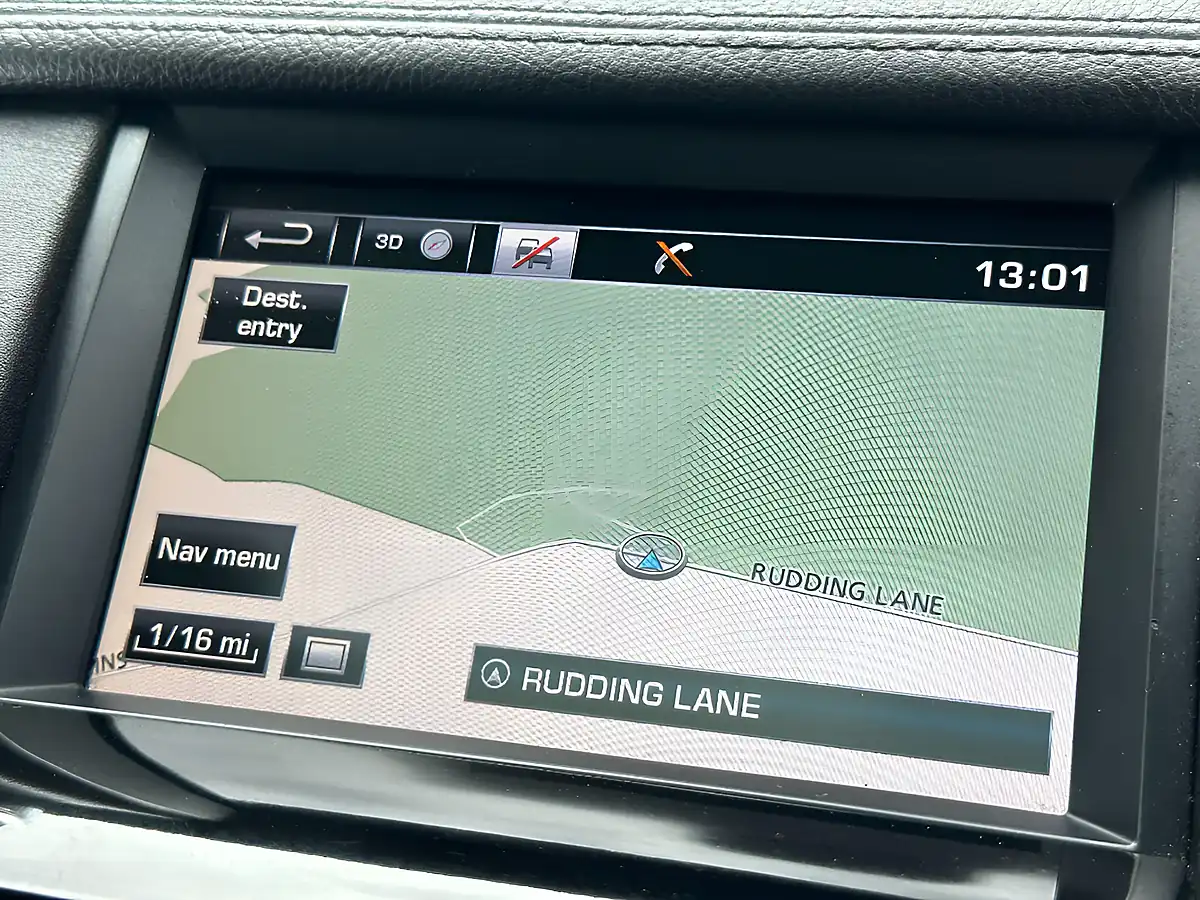Used 2014 Land Rover Discovery 4 Hse Santorini Black - Interior and Exterior details 19