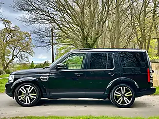 Used 2014 Land Rover Discovery 4 Hse Santorini Black - Interior and Exterior details 4