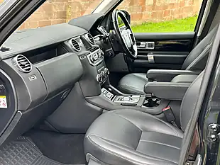 Used 2014 Land Rover Discovery 4 Hse Santorini Black - Interior and Exterior details 7