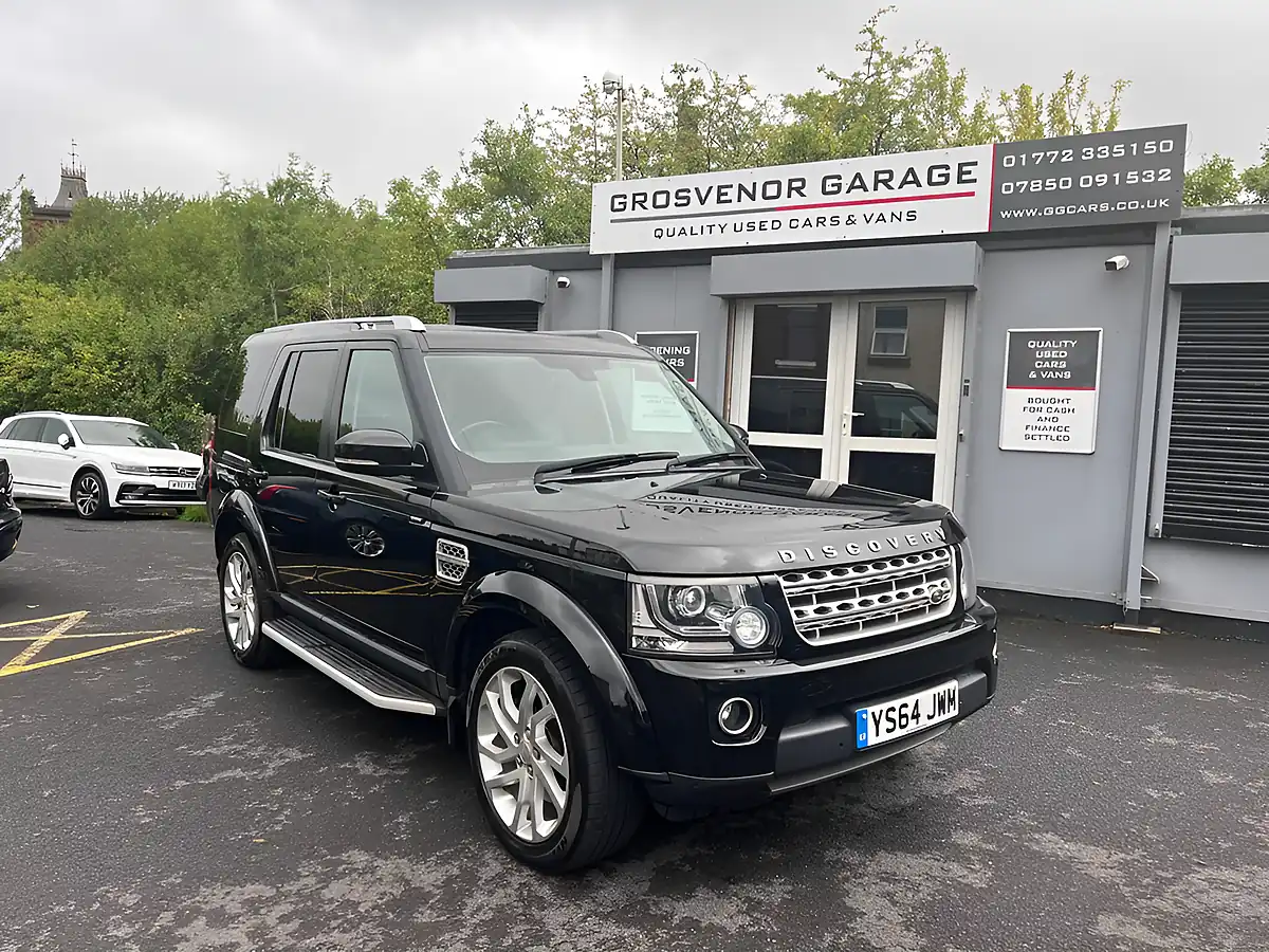 Used 2014 Land Rover Discovery 4 Hse Santorini Black - Front View