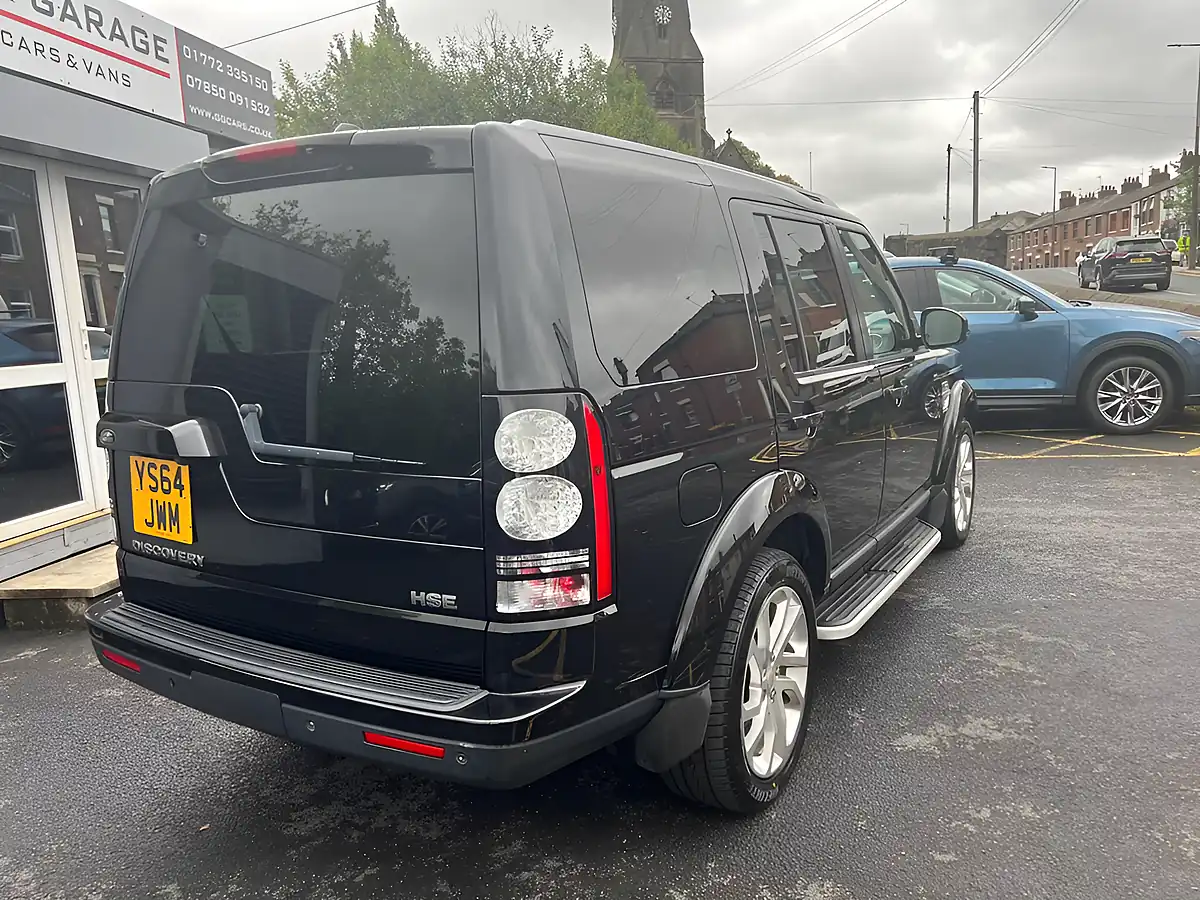 Used 2014 Land Rover Discovery 4 Hse Santorini Black - Interior and Exterior details 7