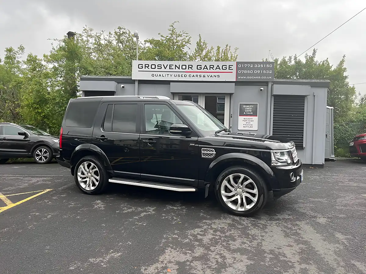 Used 2014 Land Rover Discovery 4 Hse Santorini Black - Interior and Exterior details 8