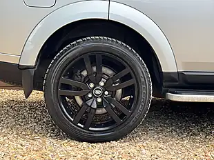 Used 2014 Land Rover Discovery Se Tech Silver - Interior and Exterior details 15