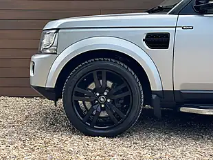 Used 2014 Land Rover Discovery Se Tech Silver - Interior and Exterior details 9