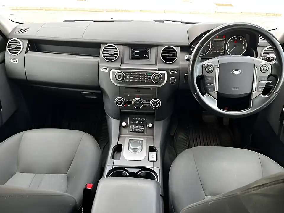 Used 2014 Land Rover Discovery Se White - Interior and Exterior details 10