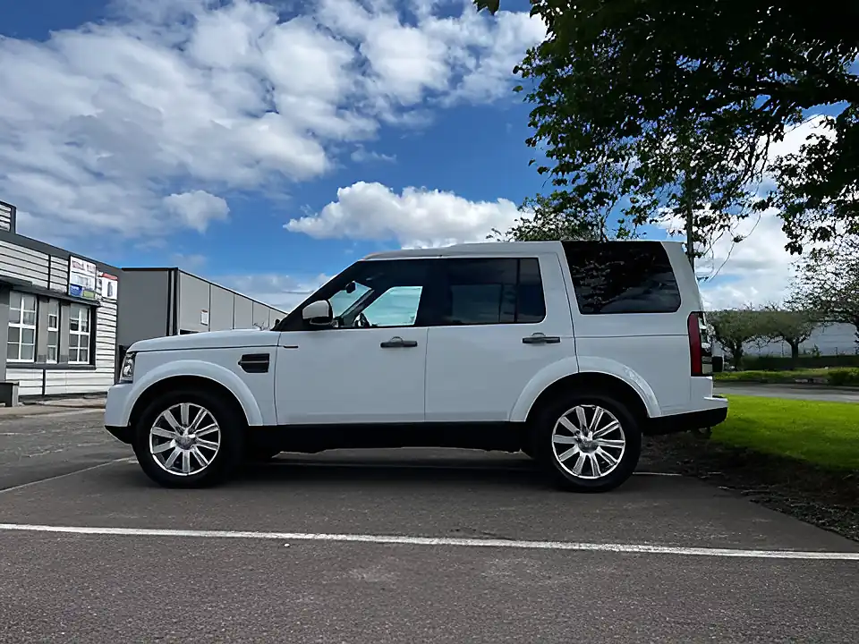 Used 2014 Land Rover Discovery Se White - Interior and Exterior details 2