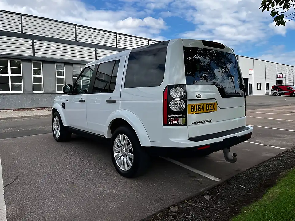 Used 2014 Land Rover Discovery Se White - Interior and Exterior details 3
