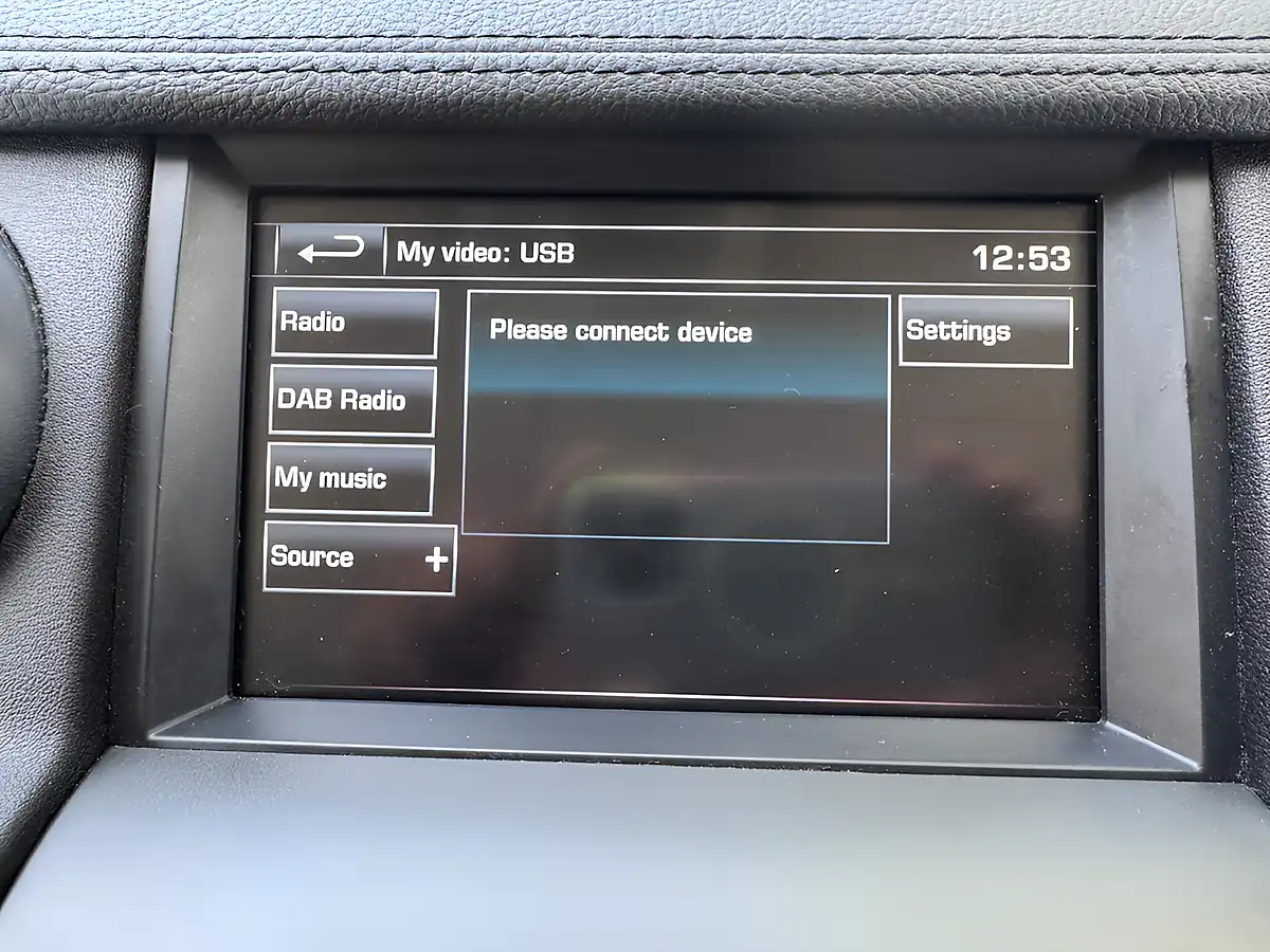 Used 2014 Land Rover Discovery Xs Black - Interior and Exterior details 18