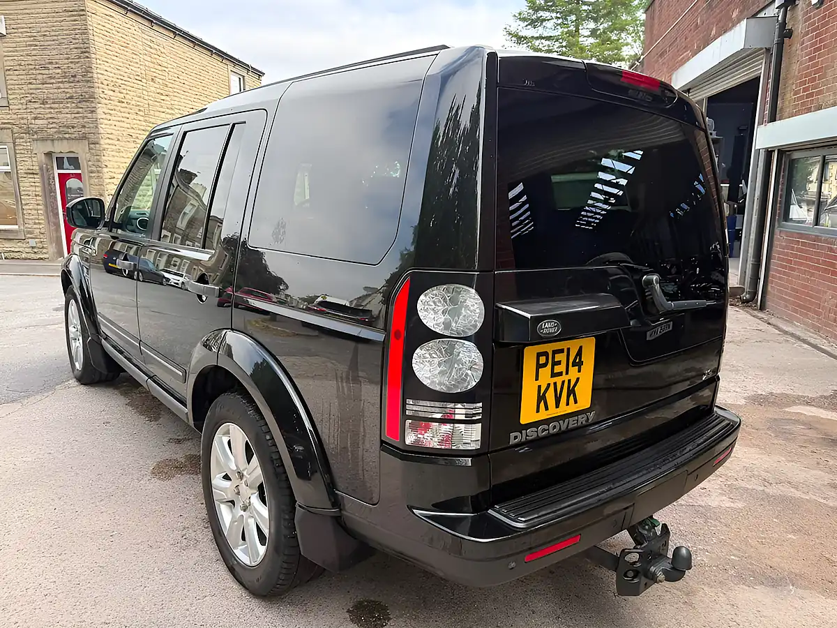 Used 2014 Land Rover Discovery Xs Black - Interior and Exterior details 4