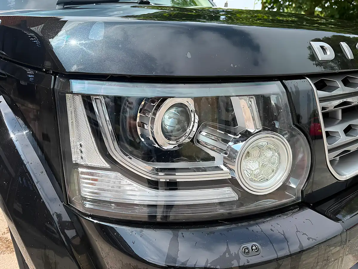 Used 2014 Land Rover Discovery Xs Black - Interior and Exterior details 7