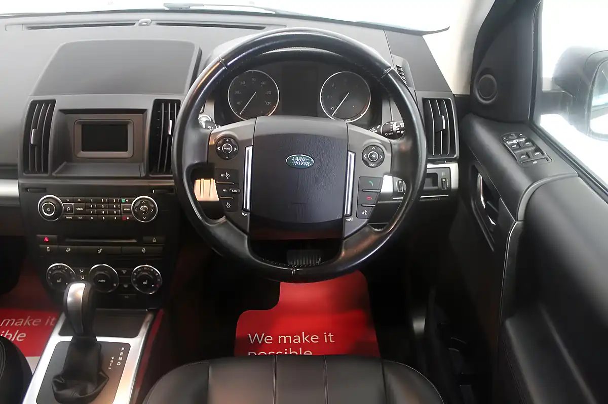 Used 2014 Land Rover Freelander 2 Gs White - Interior and Exterior details 16