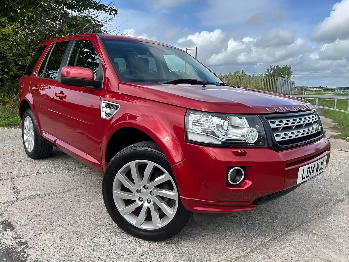 Used 2014 Land Rover Freelander 2 Hse Red - Front View