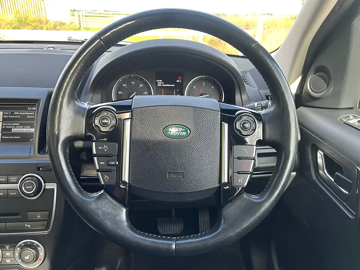 Used 2014 Land Rover Freelander 2 Hse Red - Interior and Exterior details 11