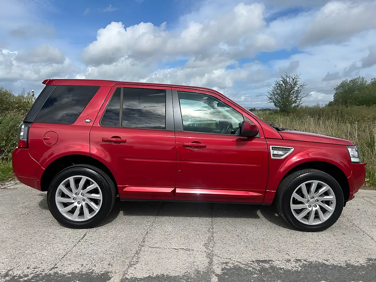 Used 2014 Land Rover Freelander 2 Hse Red - Interior and Exterior details 2