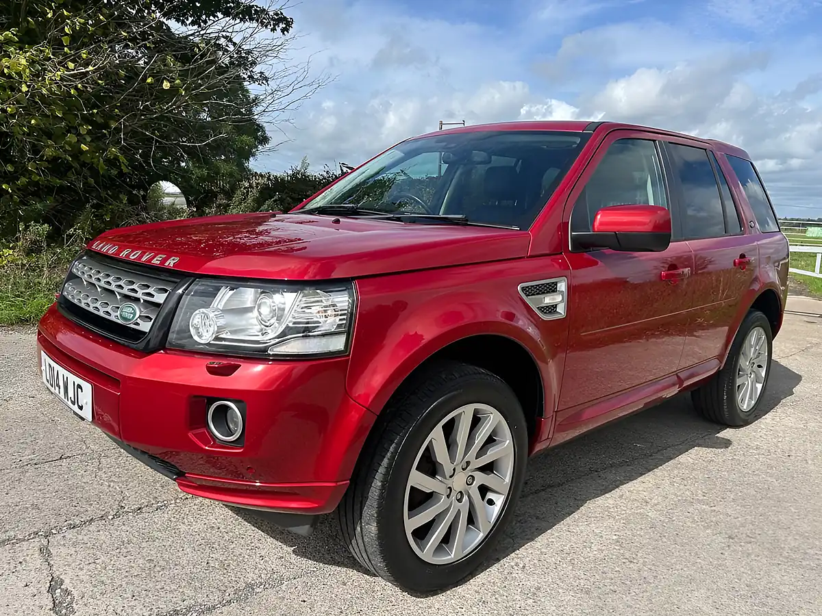 Used 2014 Land Rover Freelander 2 Hse Red - Interior and Exterior details 8