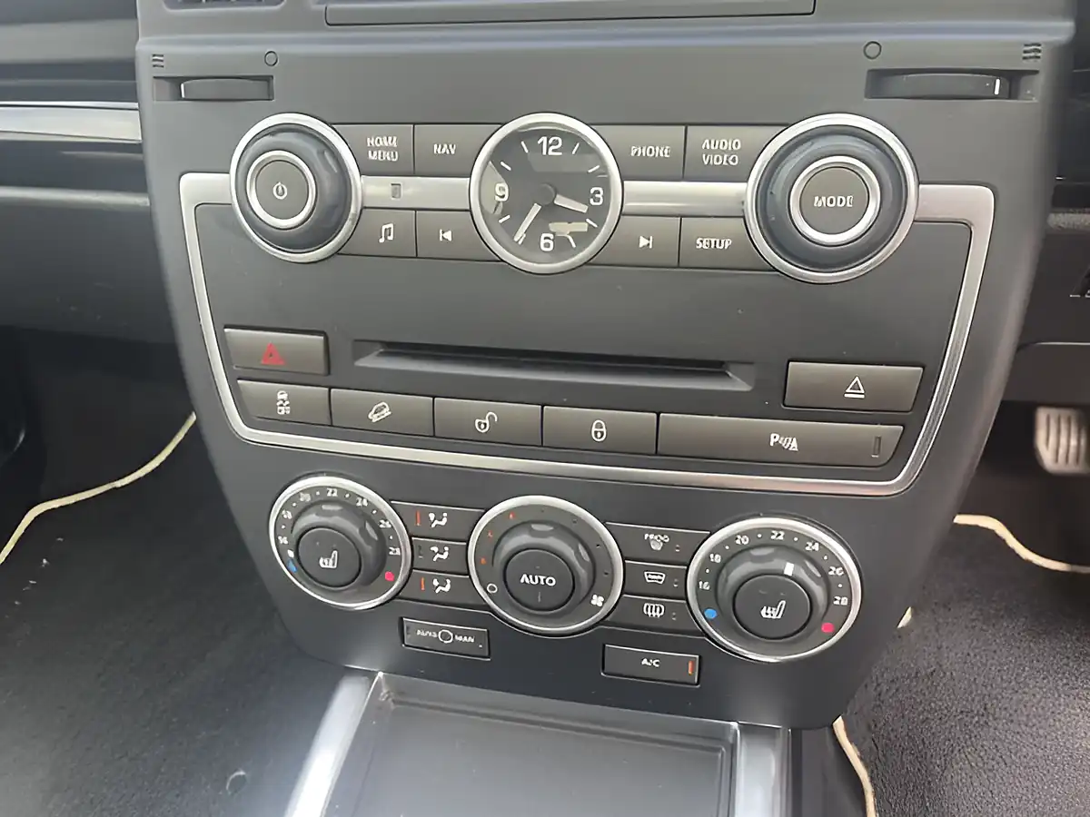 Used 2014 Land Rover Freelander 2 Metropolis Blue - Interior and Exterior details 10