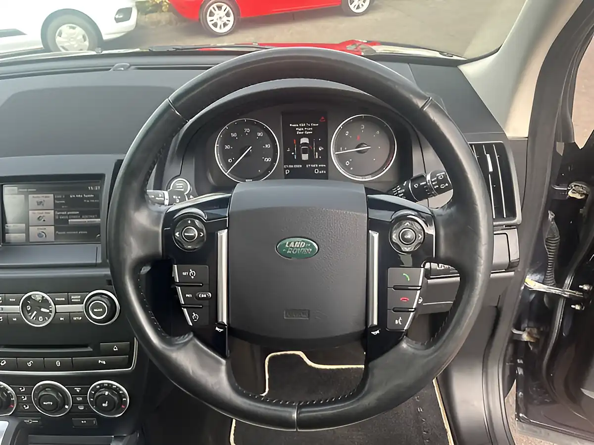 Used 2014 Land Rover Freelander 2 Metropolis Blue - Interior and Exterior details 17