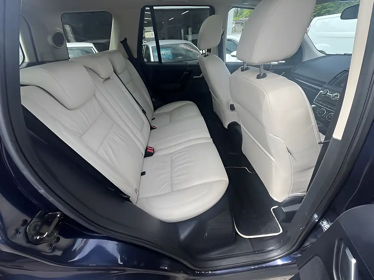Used 2014 Land Rover Freelander 2 Metropolis Blue - Interior and Exterior details 20