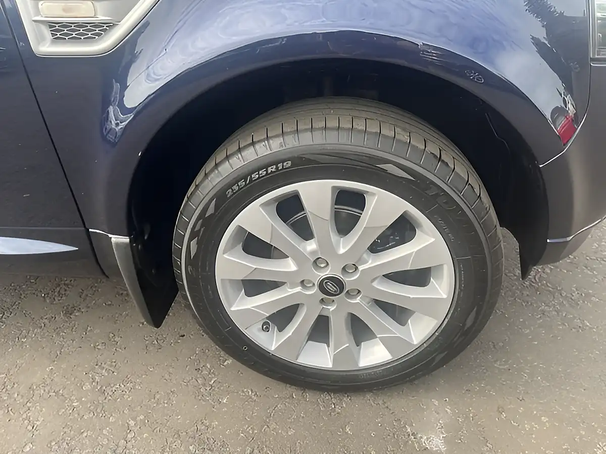 Used 2014 Land Rover Freelander 2 Metropolis Blue - Interior and Exterior details 4