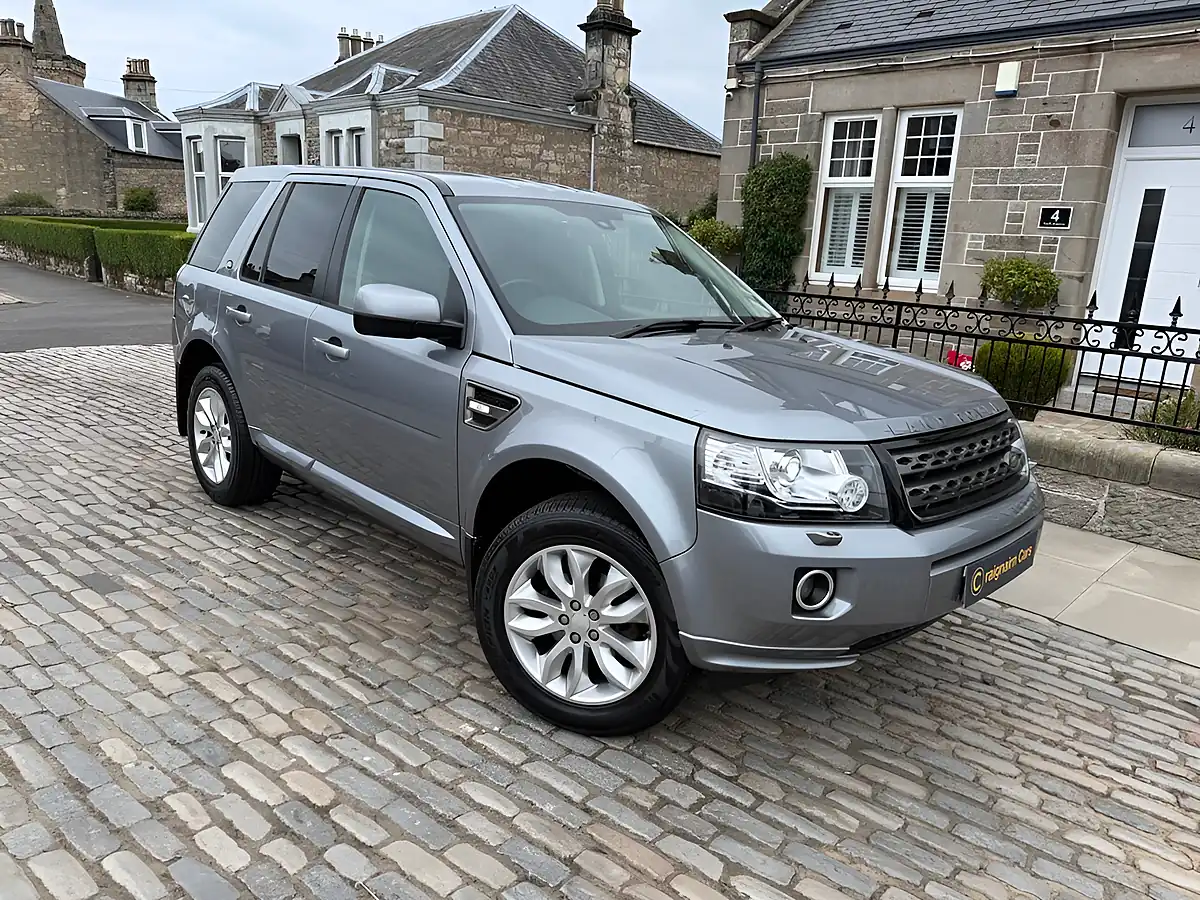 Used 2014 Land Rover Freelander 2 Se Grey - Front View