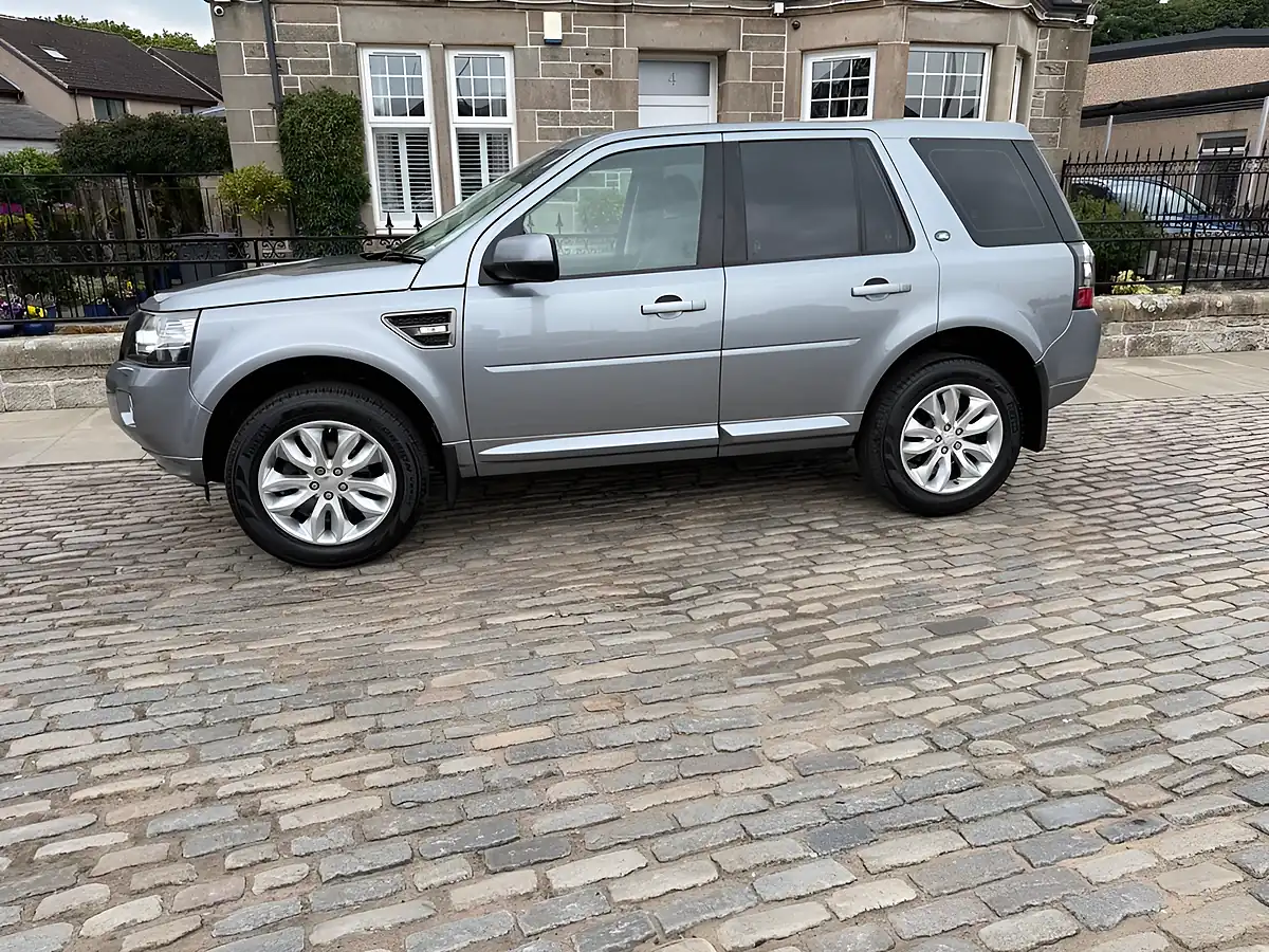 Used 2014 Land Rover Freelander 2 Se Grey - Interior and Exterior details 12