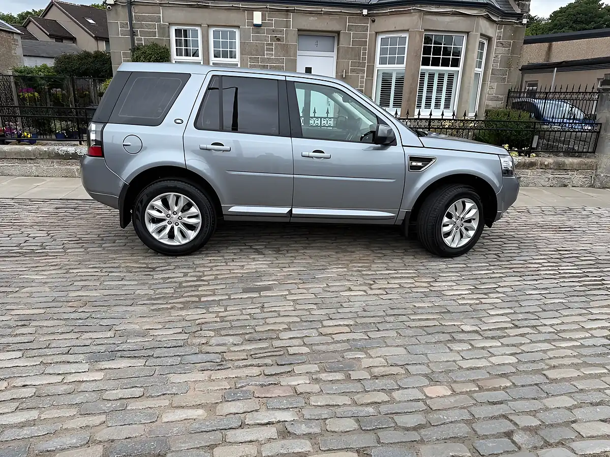 Used 2014 Land Rover Freelander 2 Se Grey - Interior and Exterior details 8