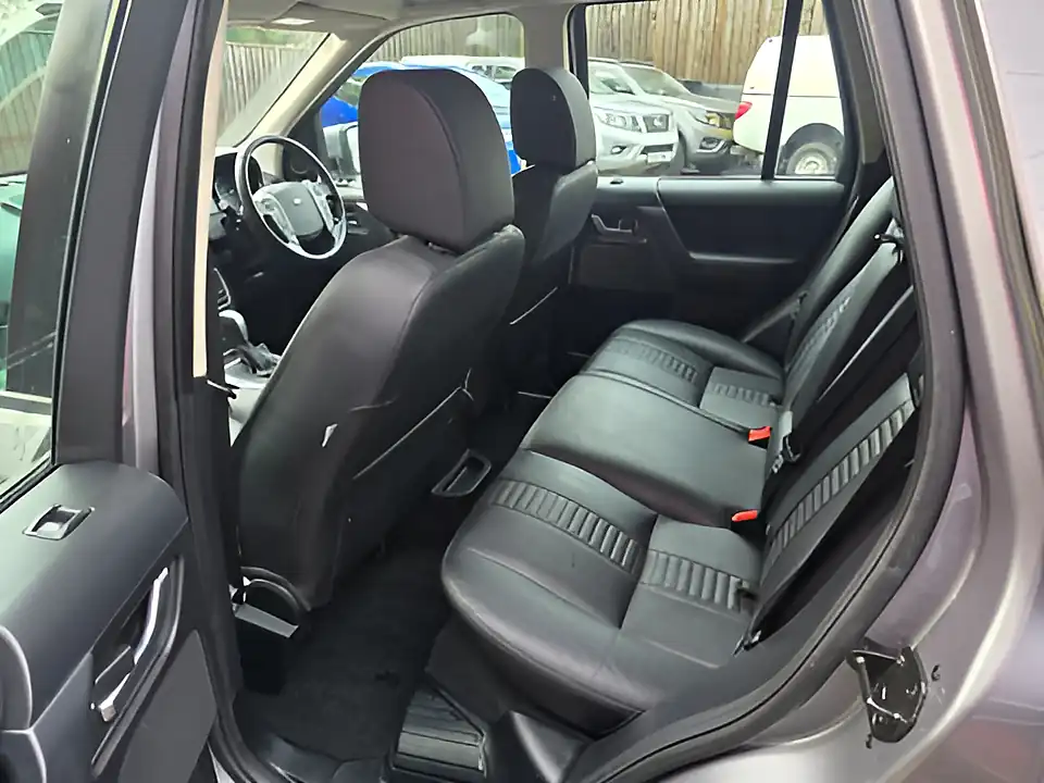 Used 2014 Land Rover Freelander Dynamic Grey - Interior and Exterior details 13